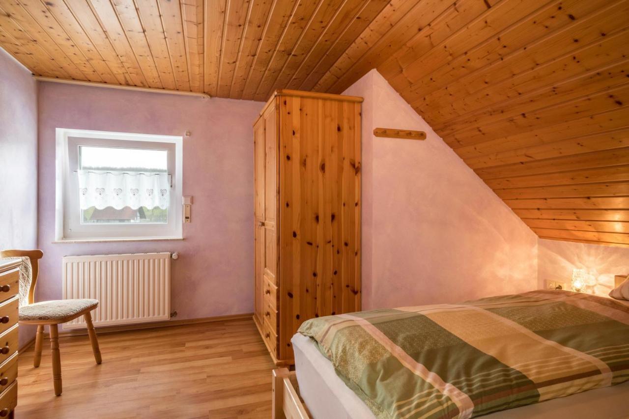 Апартаменти Zapfs Bauernhof Stiefmuetterchen Теттнанґ Екстер'єр фото